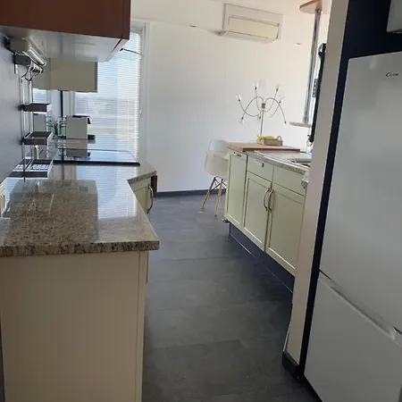Appartamento Appt 4 Pers, Centre-ville à Pieds, 300m, Aperçu Mer, Très Calme Parking Privé, Possibilité Garage Et Location Vélos électriques Royan