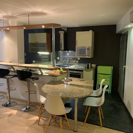 Appartamento Appt 4 Pers, Centre-ville à Pieds, 300m, Aperçu Mer, Très Calme Parking Privé, Possibilité Garage Et Location Vélos électriques Royan