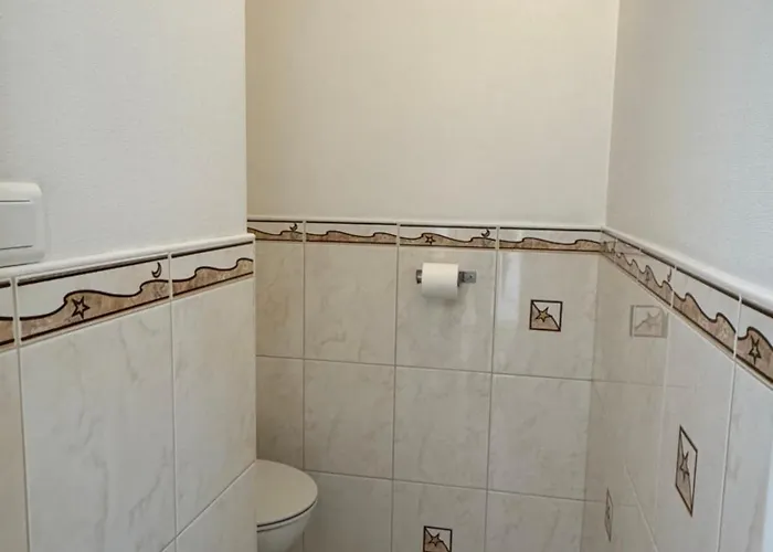 Appt 4 Pers, Centre-ville A Pieds, 300m, Apercu Mer, Tres Calme Parking Prive, Possibilite Garage Et Location Velos Electriques