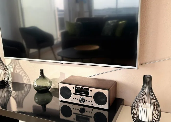 Appt 4 Pers, Centre-ville A Pieds, 300m, Apercu Mer, Tres Calme Parking Prive, Possibilite Garage Et Location Velos Electriques Lejlighed Royan