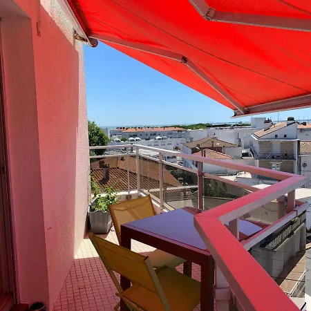 Appt 4 Pers, Centre-ville A Pieds, 300m, Apercu Mer, Tres Calme Parking Prive, Possibilite Garage Et Location Velos Electriques * Royan