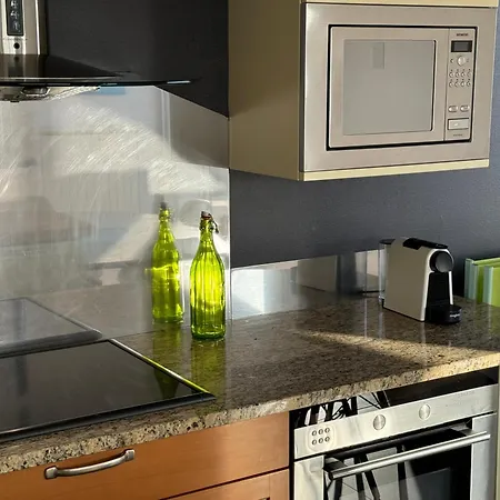 Apartment Appt 4 Pers, Centre-ville A Pieds, 300m, Apercu Mer, Tres Calme Parking Prive, Possibilite Garage Et Location Velos Electriques Royan