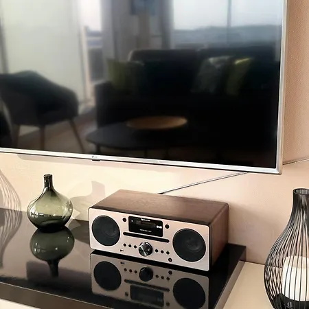 Appt 4 Pers, Centre-ville A Pieds, 300m, Apercu Mer, Tres Calme Parking Prive, Possibilite Garage Et Location Velos Electriques Apartment Royan