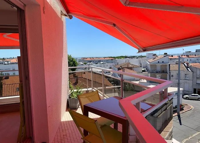 Appt 4 Pers, Centre-ville A Pieds, 300m, Apercu Mer, Tres Calme Parking Prive, Possibilite Garage Et Location Velos Electriques * Royan