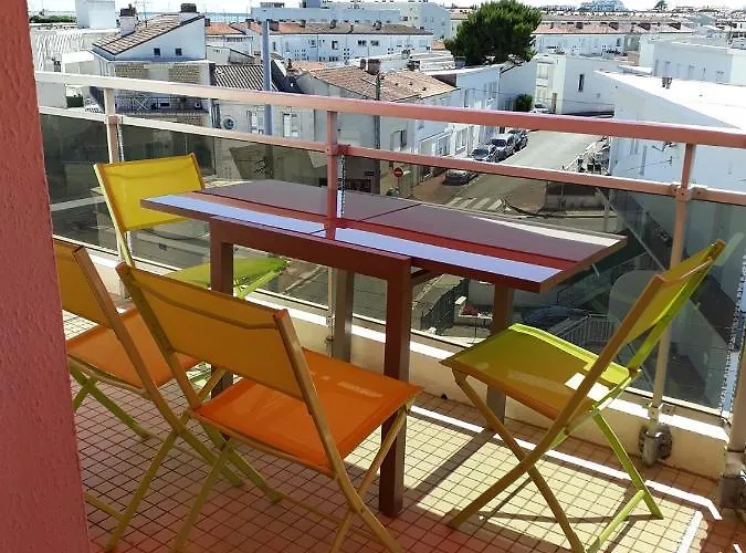 Appt 4 Pers, Centre-ville A Pieds, 300m, Apercu Mer, Tres Calme Parking Prive, Possibilite Garage Et Location Velos Electriques *