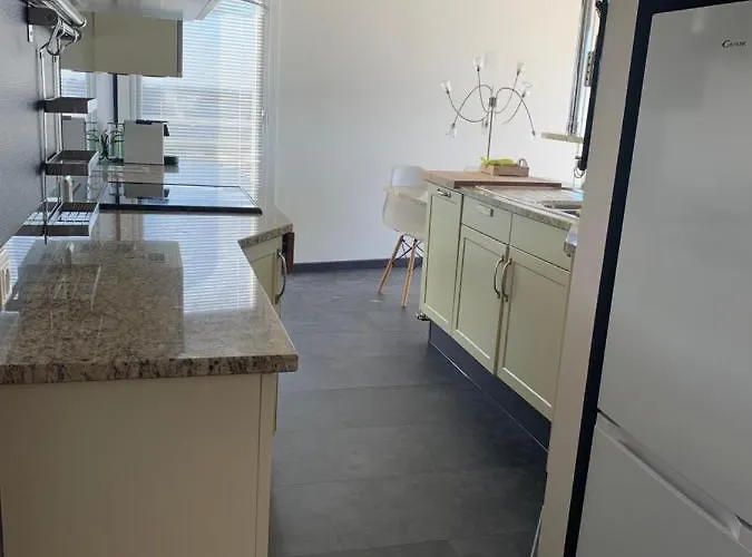 Apartmán Appt 4 Pers, Centre-ville A Pieds, 300m, Apercu Mer, Tres Calme Parking Prive, Possibilite Garage Et Location Velos Electriques Royan