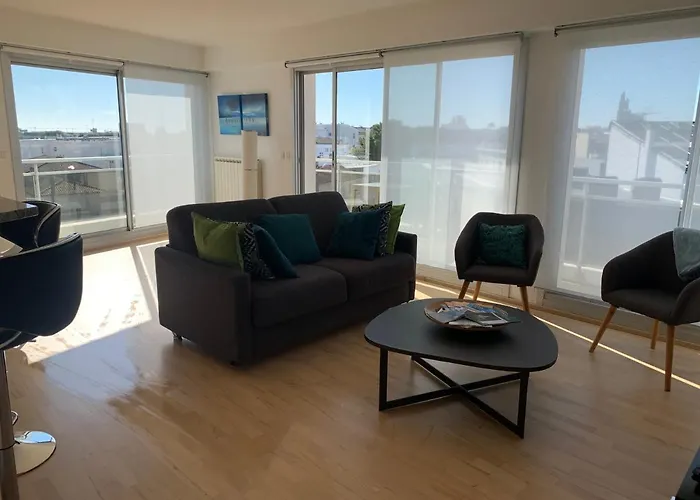 Apartment Appt 4 Pers, Centre-ville A Pieds, 300m, Apercu Mer, Tres Calme Parking Prive, Possibilite Garage Et Location Velos Electriques