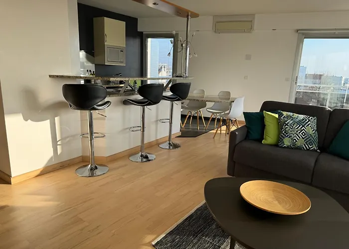 Appt 4 Pers, Centre-ville A Pieds, 300m, Apercu Mer, Tres Calme Parking Prive, Possibilite Garage Et Location Velos Electriques Apartment *